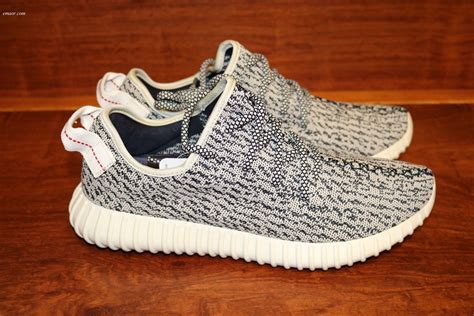 yeezy shoes men's.